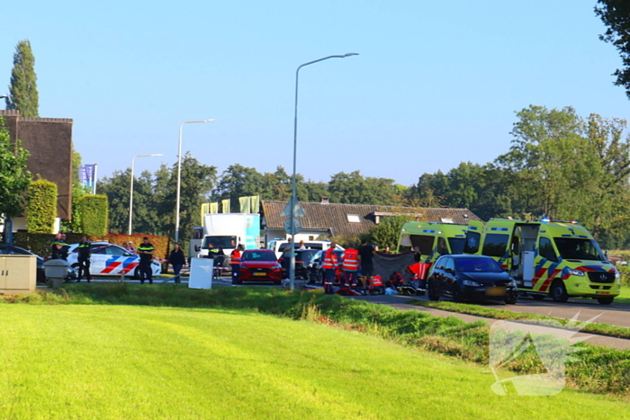 Wielrenner geschept door auto, traumateam ingezet