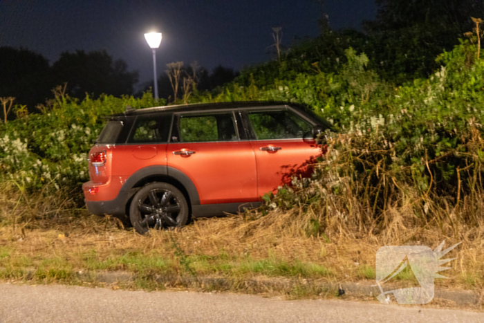 Minderjarige botst met personenauto tijdens joyride