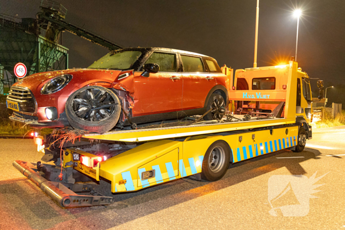 Minderjarige botst met personenauto tijdens joyride