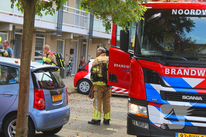 Raam ingeslagen voor pan op het vuur