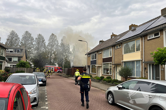 Veel rookontwikkeling bij schuurbrand