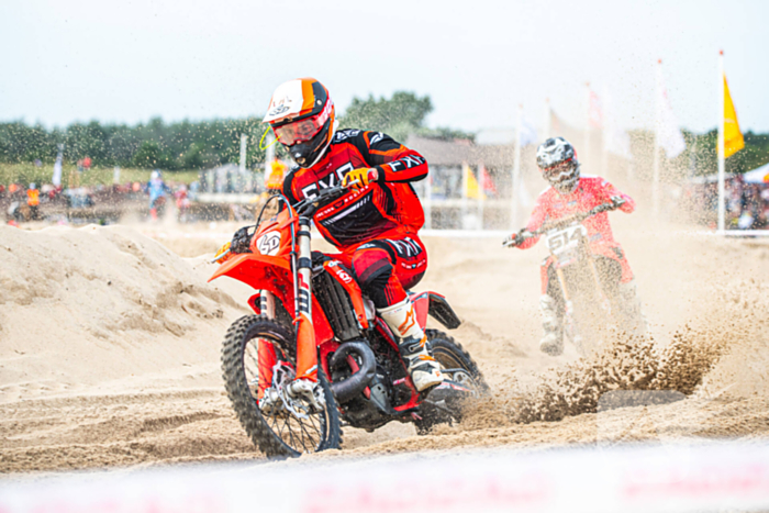 Duizenden toeschouwers bij 37e strandcross Vlissingen