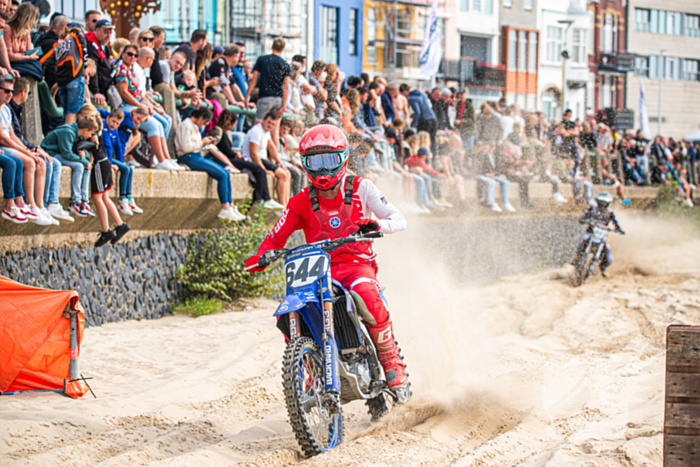 Duizenden toeschouwers bij 37e strandcross Vlissingen