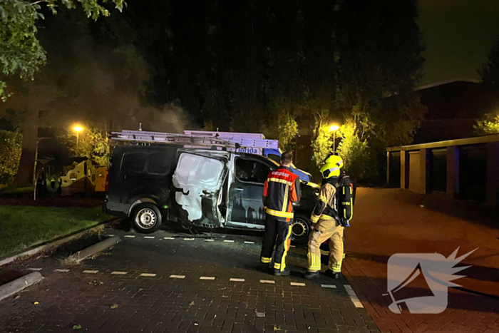 Hydraulisch gereedschap ingezet bij blussen voertuigbrand