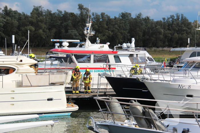 Kortsluiting veroorzaakt rookontwikkeling op boot