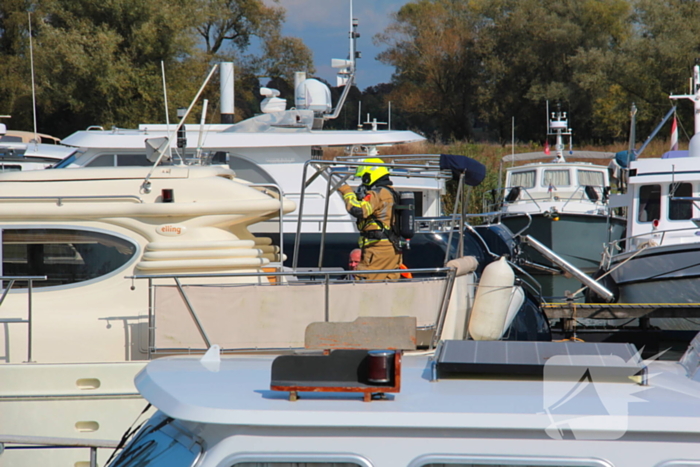 Kortsluiting veroorzaakt rookontwikkeling op boot