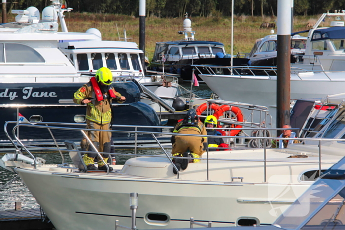 Kortsluiting veroorzaakt rookontwikkeling op boot