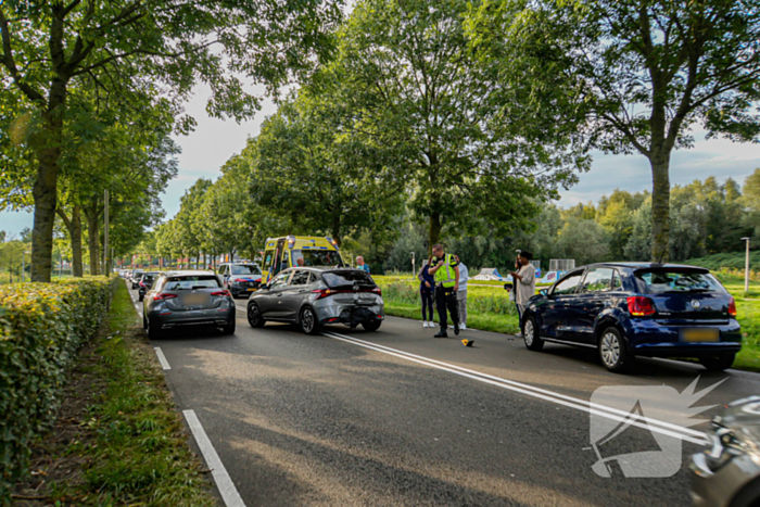 Enorme file door kop-staart botsing