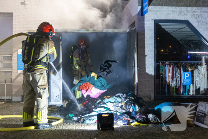 Brand in kledingcontainer veroorzaakt schade aan kringloopwinkel