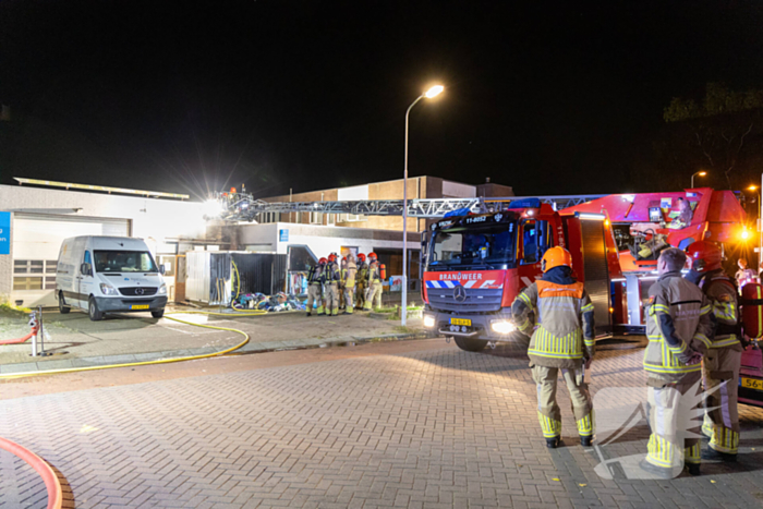 Brand in kledingcontainer veroorzaakt schade aan kringloopwinkel