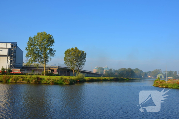 Brand in loods zorgt voor forse rookontwikkeling