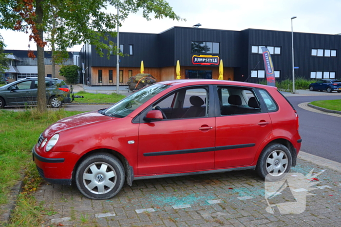 Gesloopte personenwagen aangetroffen