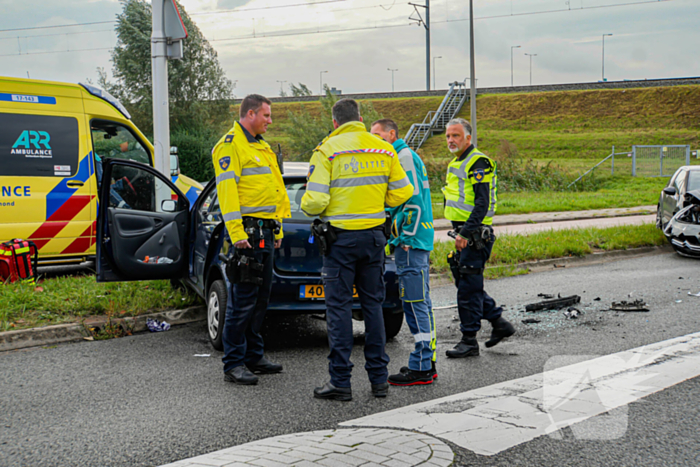 Traumateam ingezet na botsing tussen twee voertuigen