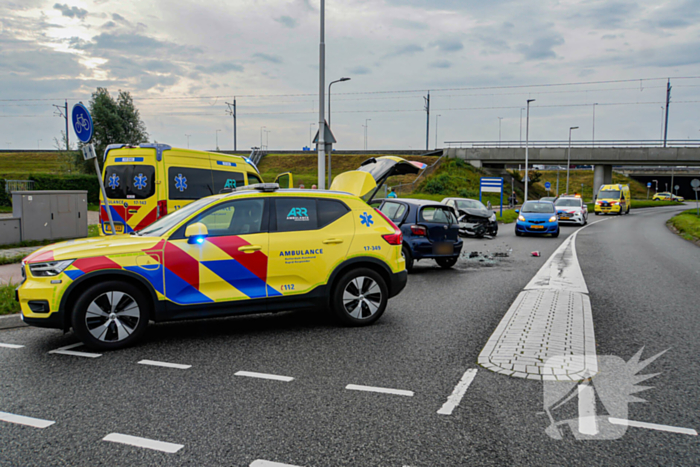 Traumateam ingezet na botsing tussen twee voertuigen