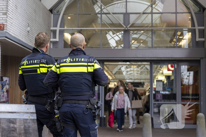 Poging tot overval telefoonwinkel