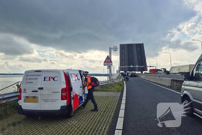 Lange files door storing bij Haringvlietbrug