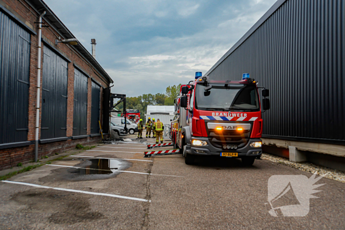 Veel schade bij brand in timmerwerkplaats