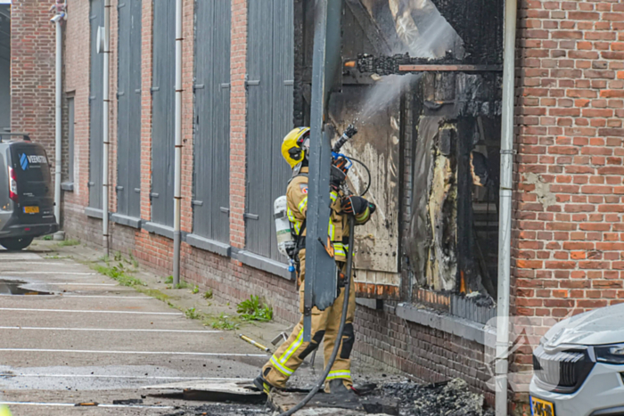 Veel schade bij brand in timmerwerkplaats