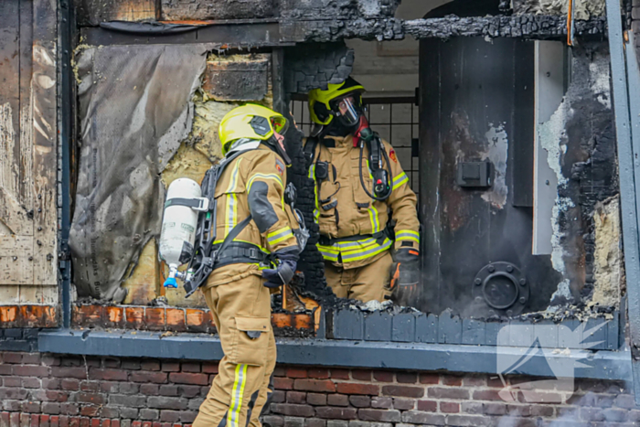 Veel schade bij brand in timmerwerkplaats