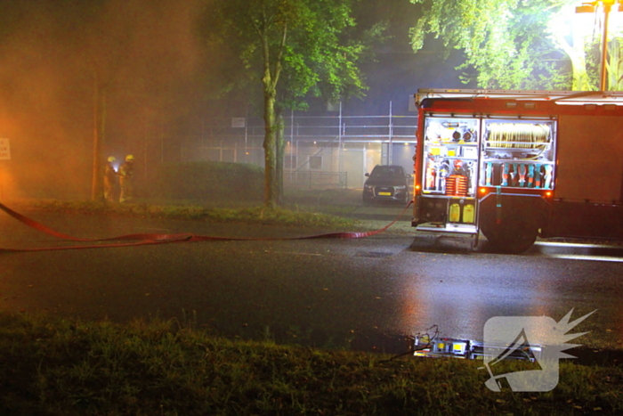 Brandweer zet meerdere eenheden in bij woningbrand