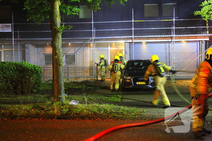 Brandweer zet meerdere eenheden in bij woningbrand