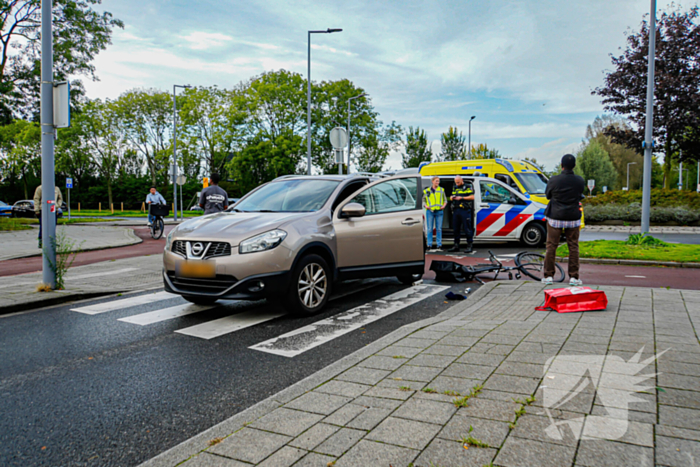 Overstekende fietser aangereden door automobilist