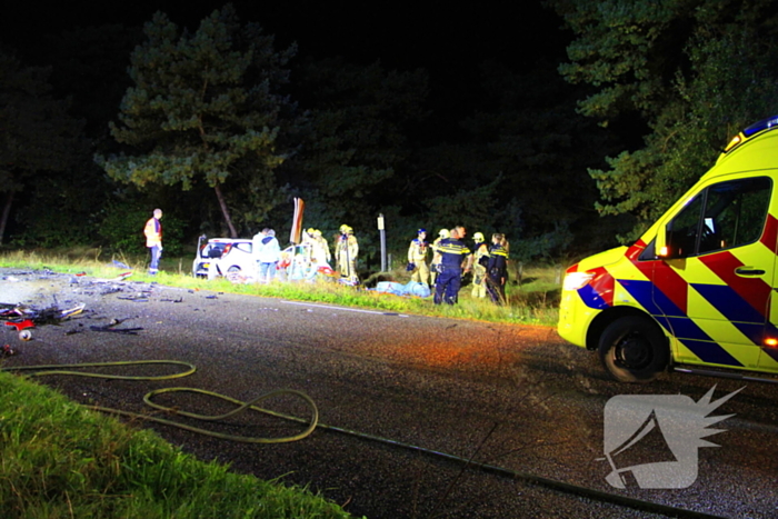 Meerdere gewonden na frontale botsing tussen auto's