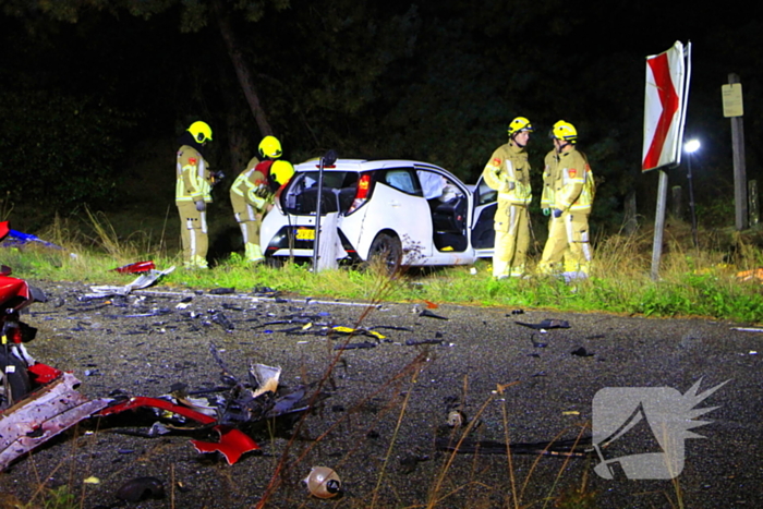 Meerdere gewonden na frontale botsing tussen auto's