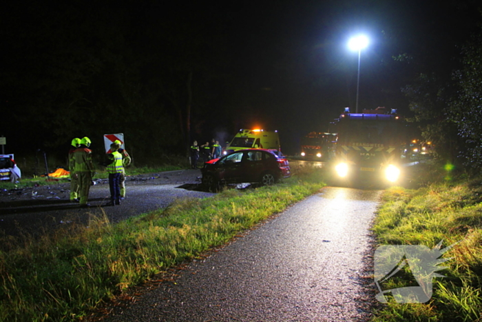 Meerdere gewonden na frontale botsing tussen auto's