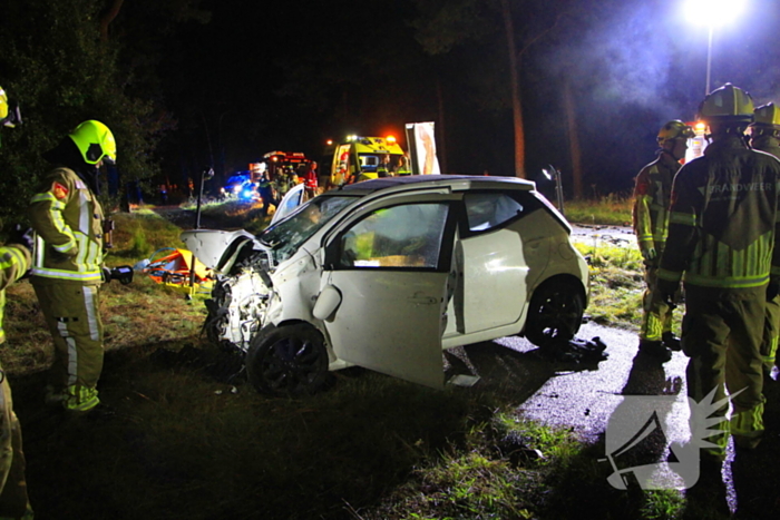 Meerdere gewonden na frontale botsing tussen auto's