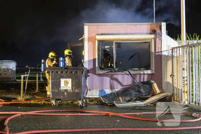 Flinke vlammen bij uitslaande brand