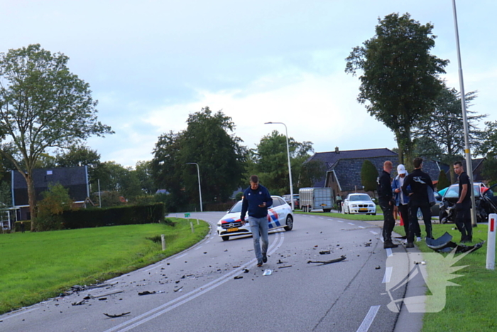 Ravage na botsing tussen drie auto's