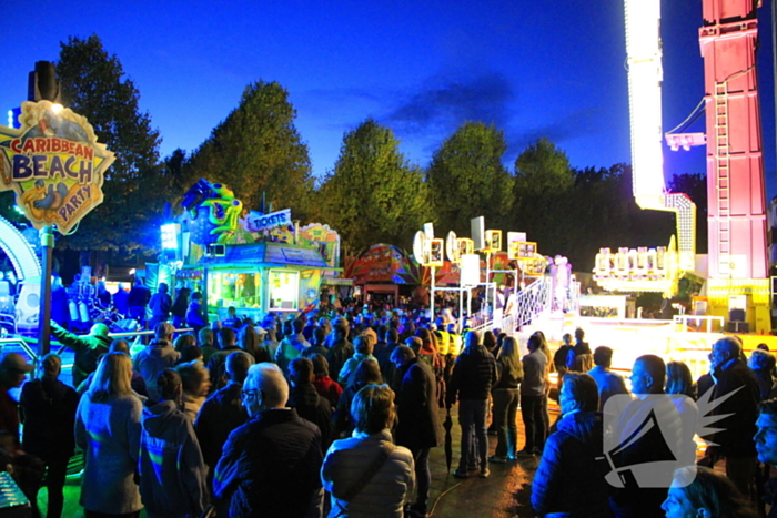 Twee minuten stilte op kermis wegens overlijden Hans van Tol