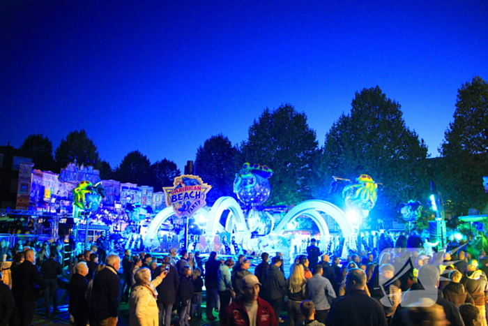 Twee minuten stilte op kermis wegens overlijden Hans van Tol