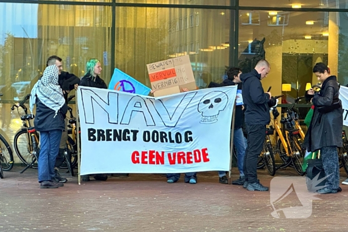 Demonstratie tegen uitbreiding vliegbasis