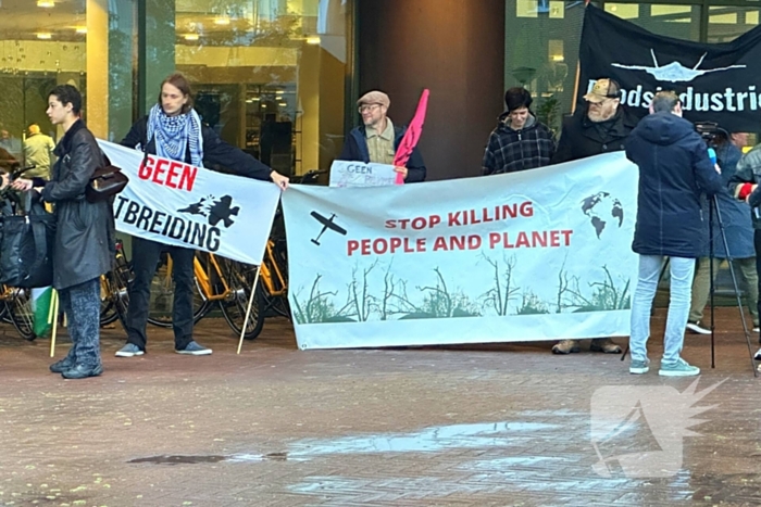 Demonstratie tegen uitbreiding vliegbasis