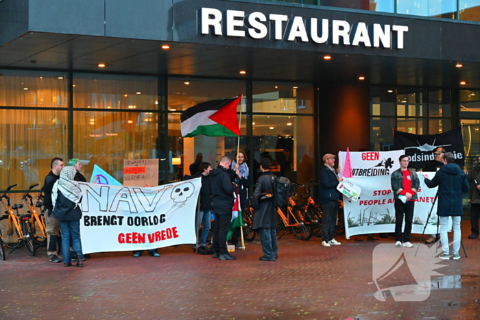 Demonstratie tegen uitbreiding vliegbasis