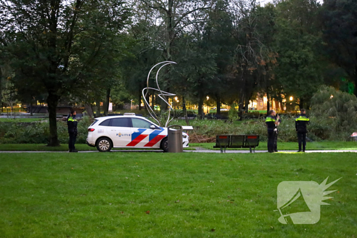 Politie treft kogelhuls aan in park