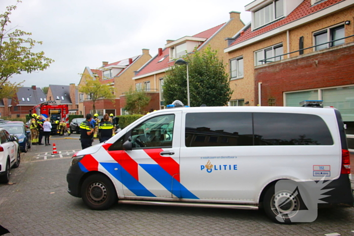 Buren grijpen snel in bij autobrand