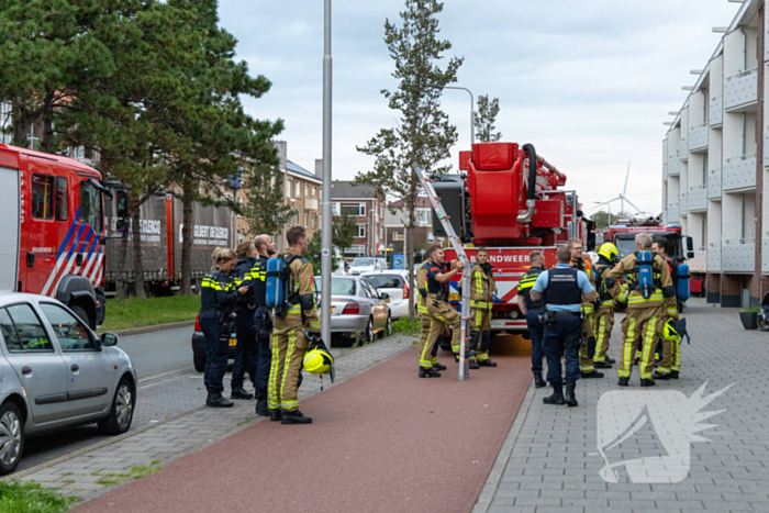 Brandweer blust brand in appartement