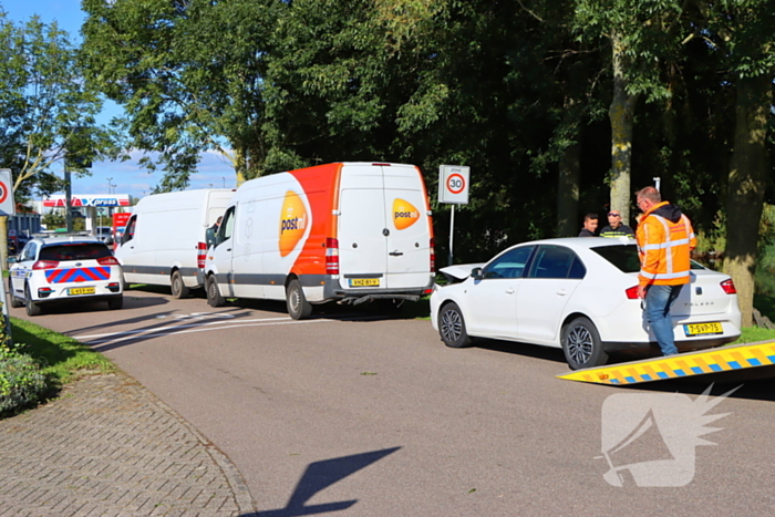 Drie voertuigen betrokken bij kettingbotsing