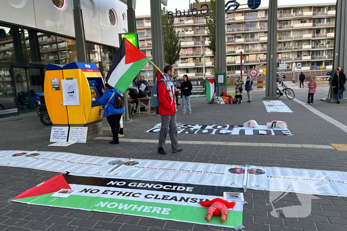 Free Palestina demonstratie nabij station