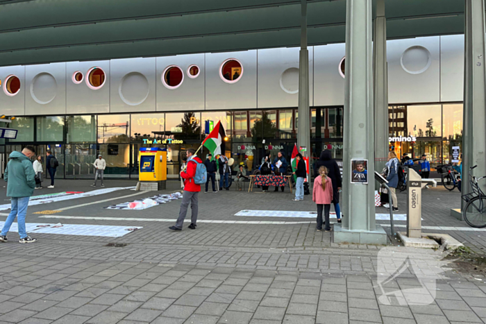 Free Palestina demonstratie nabij station