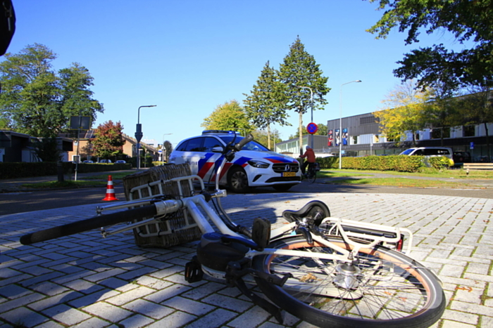 Weer fietser aangereden op bekende rotonde