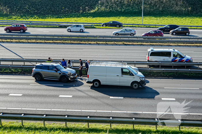 Rijbanen afgesloten wegens ongeval met meerdere voertuigen