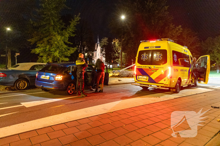 Geparkeerde auto loopt flinke schade bij ongeval