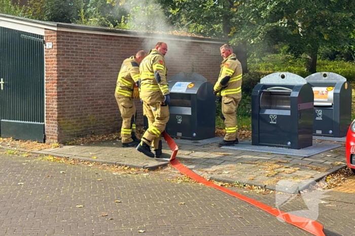 Veel rookontwikkeling bij brand in ondergrondse container