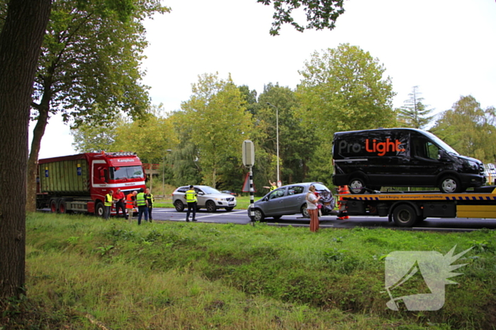 Vrachtwagen veroorzaakt kettingbotsing