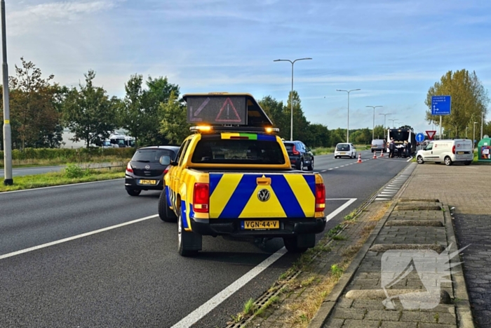 Lijnbus en personenauto met elkaar in botsing