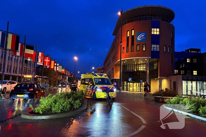 Fietser gewond bij botsing met pakketbezorger